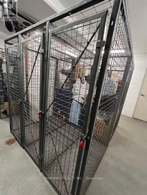 37 Grosvenor St, Toronto, ON, M4Y3G5 | Card Image