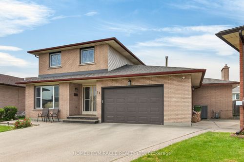 34 Capri Cres, Hamilton, ON, L8E4J7 | Card Image