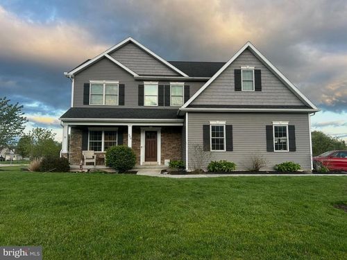 200 Irish Dr, NEW OXFORD, PA, 17350-9271 | Card Image