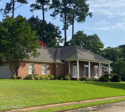 302 Northwind Dr, Brandon, MS, 39047-8684 | Card Image