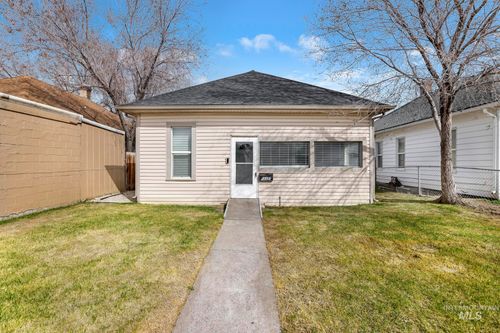 332 4th Ave W, Twin Falls, ID, 83301-5815 | Card Image