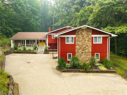2124 Hinckley Hills Rd, Hinckley, OH, 44233-9786 | Card Image