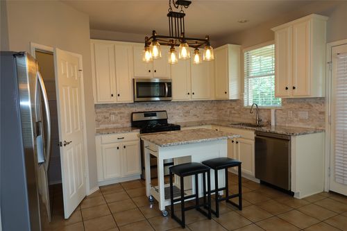 1902-16100 S Great Oaks Dr, Round Rock, TX, 78681-5750 | Card Image