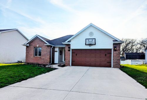 205 S Hossack St, Seneca, IL, 61360-9495 | Card Image