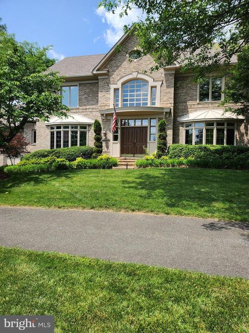 12024 Walnut Branch Rd, RESTON, VA, 20194-5611 | Card Image