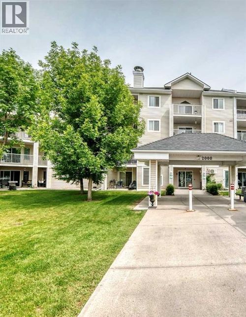 6224 17 Ave Se, Calgary, AB, T2A7X8 | Card Image