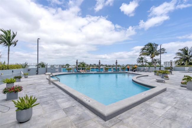 APT-1002 - 1881 79 Th Street Cswy, Condo with 2 bedrooms, 3 bathrooms and null parking in North Bay Village FL | Image 33