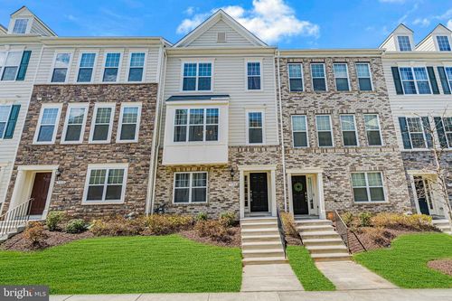 7308 Wood Pond Cir, LANHAM, MD, 20706-3297 | Card Image