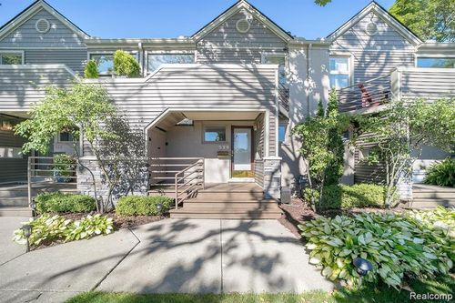 528 Bloomfield Ct, Birmingham, MI, 48009-1303 | Card Image