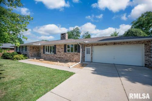 470 E Hazelwood St, Morton, IL, 61550-2660 | Card Image
