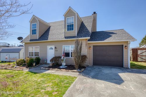 7624 Camden Rd, Powell, TN, 37849-5727 | Card Image