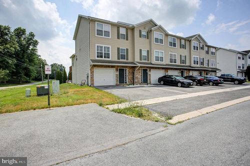 3598 Pinecrest Ct, FAYETTEVILLE, PA, 17222-9378 | Card Image