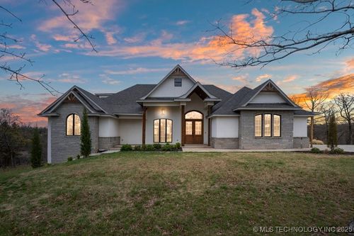 202 Pegilou Ln, Sand Springs, OK, 74063-8611 | Card Image