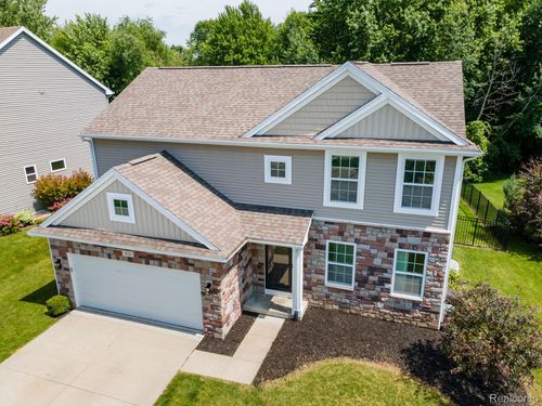 425 Knollwood Dr, Ortonville, MI, 48462-8309 | Card Image