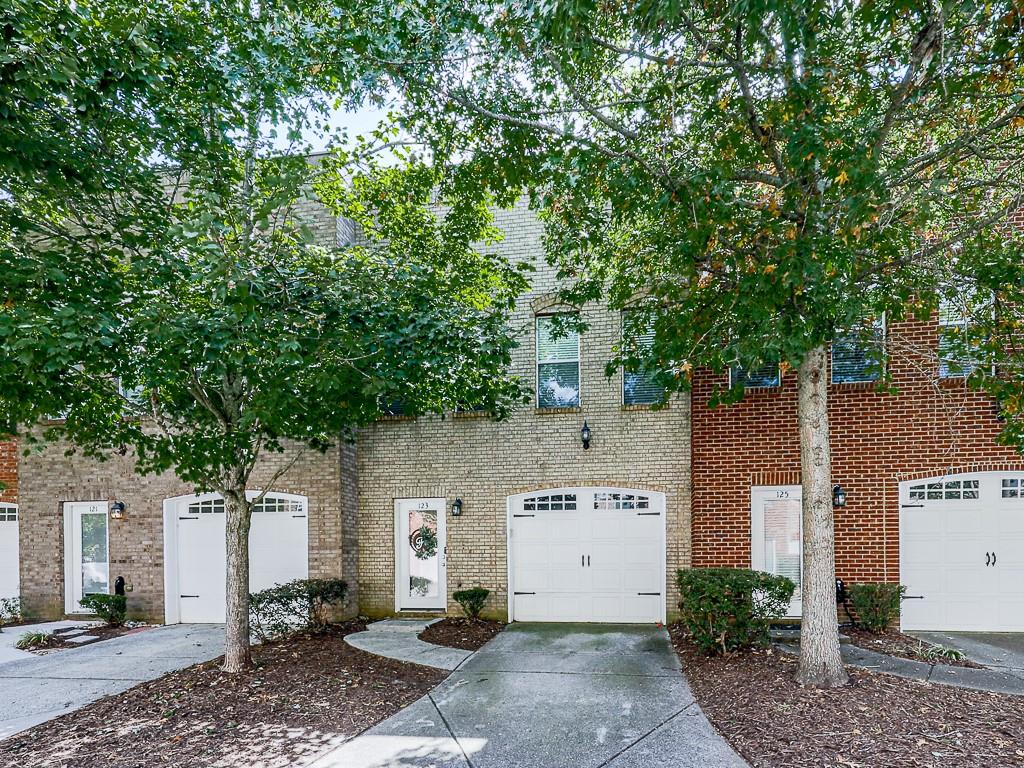 Riverwatch Ct, Canton, GA 30114