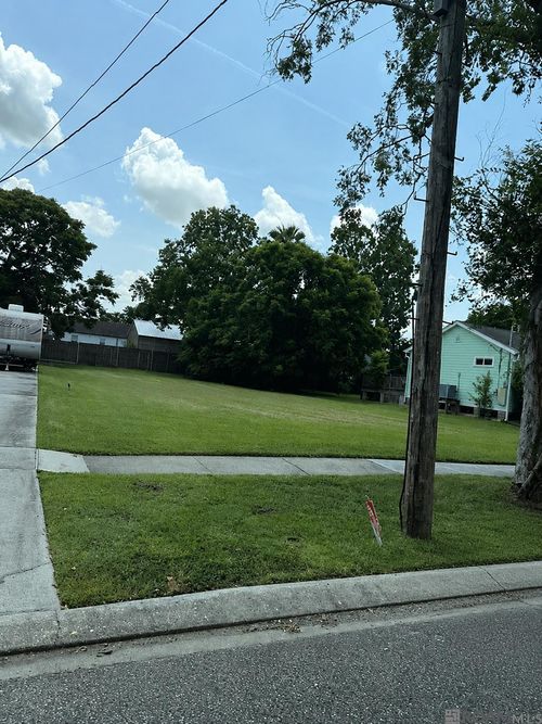 1444 Pressburg St, New Orleans, LA, 70122-2046 | Card Image
