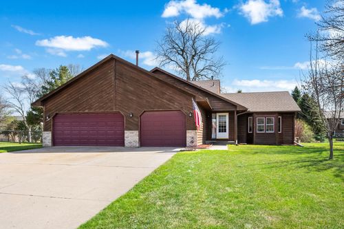 9237 Queens Gdns, Brooklyn Park, MN, 55443-1641 | Card Image