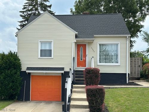 4323 Russell Ave, Parma, OH, 44134-1852 | Card Image