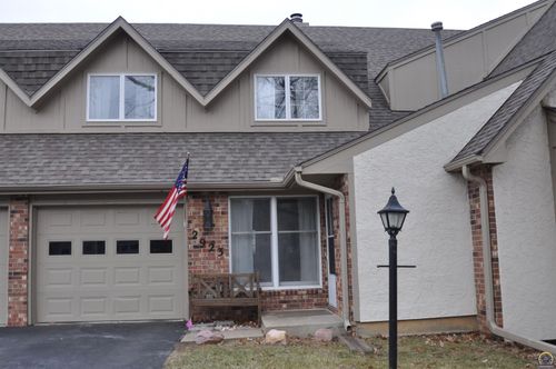 2923 Sw Foxcroft 3 Ct, Topeka, KS, 66614-4150 | Card Image