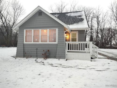 9500 Southwood Dr, Angola, NY, 14006-9428 | Card Image