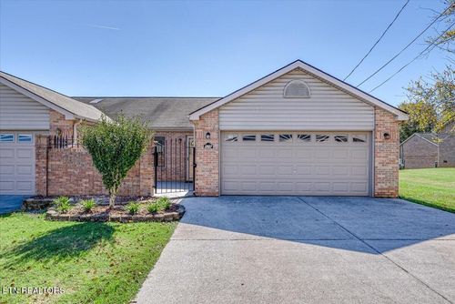 926 Wildacre Way, Knoxville, TN, 37920-7612 | Card Image