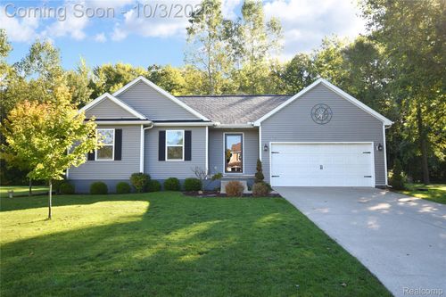 9343 Betsie Dr, Grand Blanc, MI, 48439-2502 | Card Image