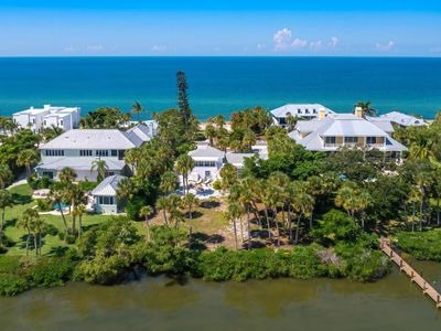 426 N Casey Key Road, House other with 3 bedrooms, 2 bathrooms and null parking in Osprey FL | Image 3