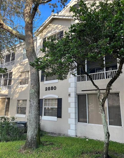 apt-209-2880 N Oakland Forest Dr, Oakland Park, FL, 33309-6422 | Card Image