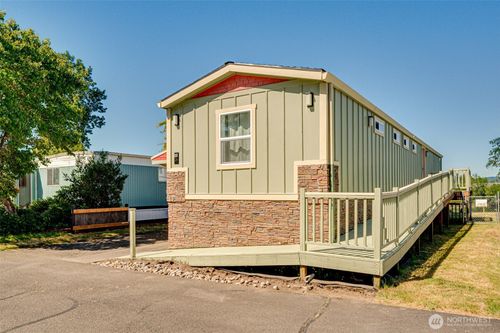 36-39100 Nw Pacific Hwy, Woodland, WA, 98674-3708 | Card Image