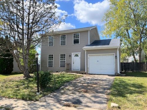 28 Chaucer Ln, Streamwood, IL, 60107-1074 | Card Image