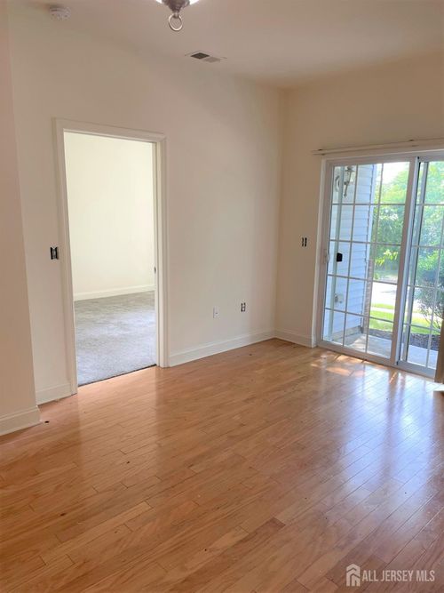 13 Hughes Cir, Parlin, NJ, 08859-1776 | Card Image