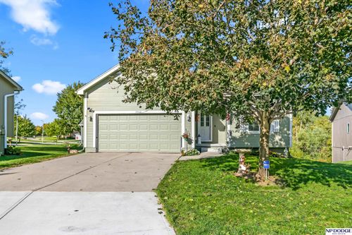 19062 Drexel Circle, Omaha, NE, 68135 | Card Image