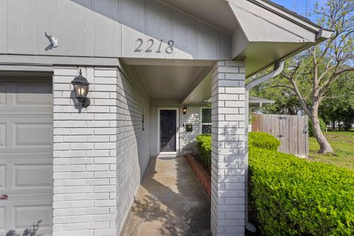 2218 9th St, Port Neches, TX, 77651-4022 | Card Image