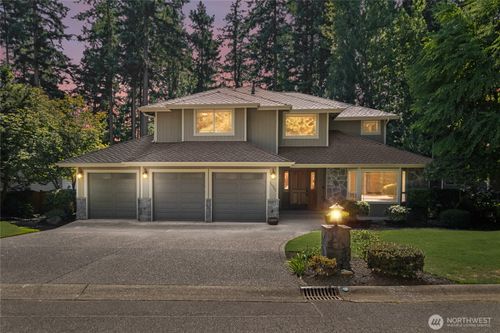 24961 230th Pl Se, Maple Valley, WA, 98038-6896 | Card Image