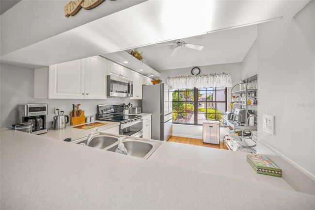 7640 - 5933 Clubside Dr, Condo with 2 bedrooms, 2 bathrooms and null parking in SARASOTA FL | Image 8