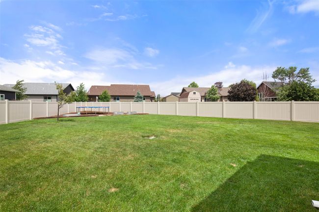 Space between you & neighboring homes. | Image 13