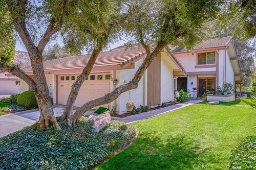 712 Via Zapata, Riverside, CA, 92507-6452 | Card Image