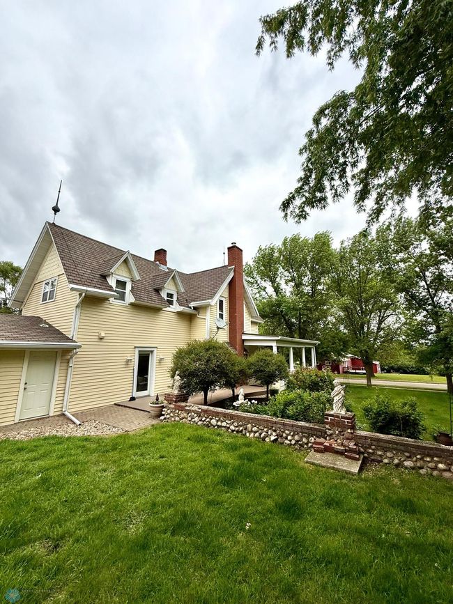 spacious yard | Image 67