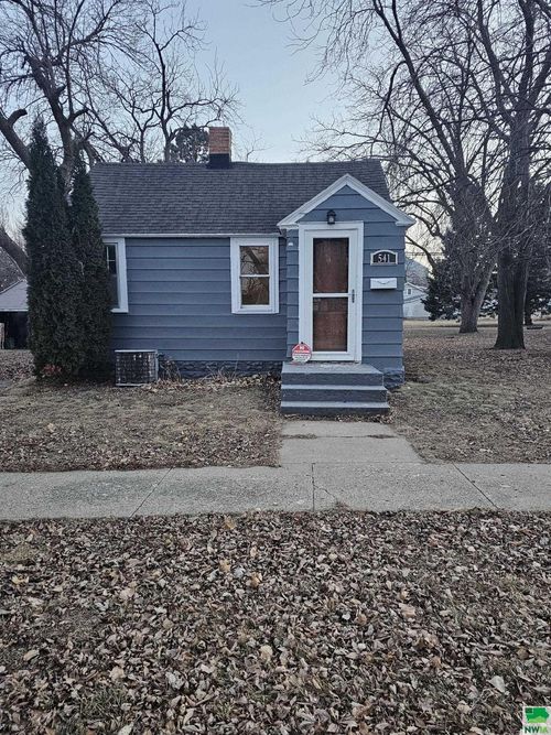 541 E Maple Dr, Hartley, IA, 51346-1533 | Card Image