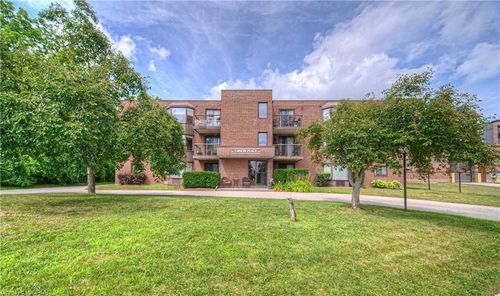 301-50 Gibson St, Ayr, ON, N0B1E0 | Card Image