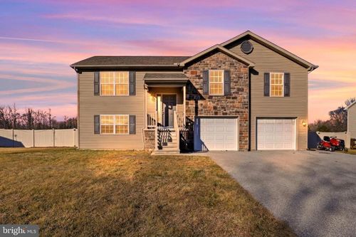 1486 New Chester Rd, NEW OXFORD, PA, 17350-9108 | Card Image