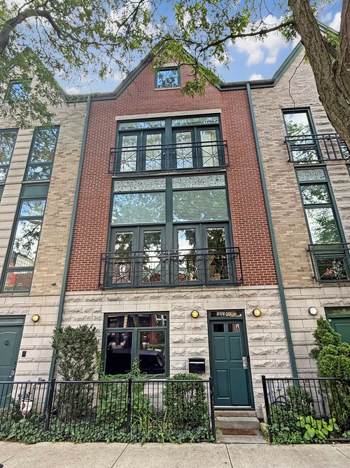 1107 N Wolcott Ave, Chicago, IL, 60622-3709 | Card Image