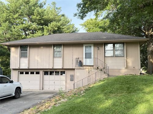 10719 N Mcgee St, Kansas City, MO, 64155-1635 | Card Image