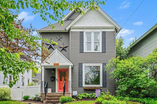 424 8th Ave Ne, Minneapolis, MN, 55413-2032 | Card Image