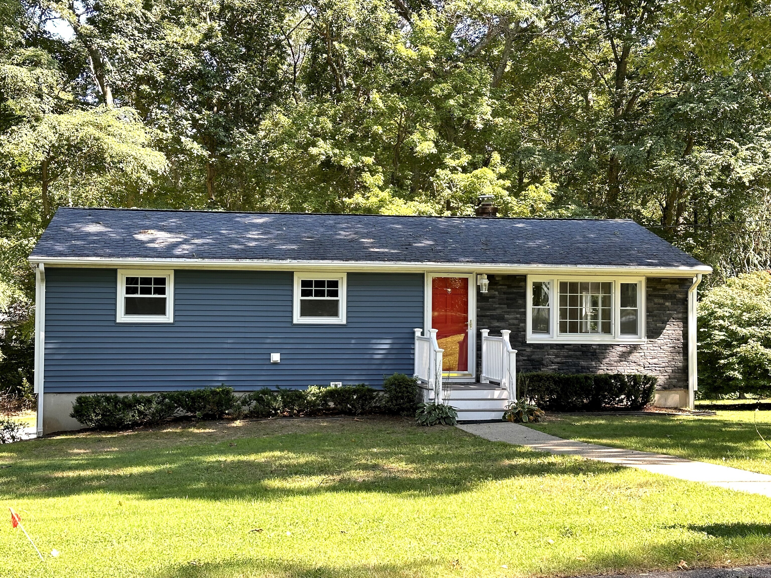 Damon Heights Rd, Niantic, CT 06357