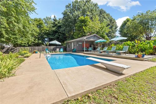 1161 W Huntington Dr, Fayetteville, AR, 72701-2957 | Card Image
