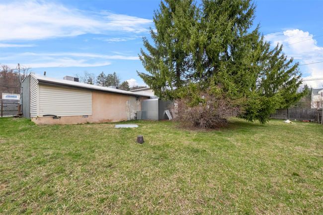 View of yard with fence | Image 19
