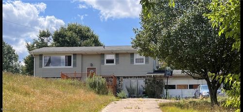 16719 Artistic Dr, East Liverpool, OH, 43920-9569 | Card Image