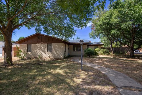 736 N 57th St, Waco, TX, 76710-4327 | Card Image