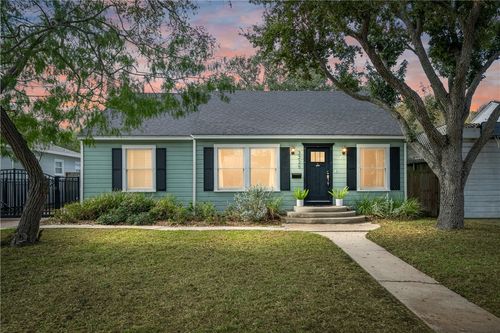 3225 Lawnview St, Corpus Christi, TX, 78404-2427 | Card Image